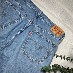 501 LEVI JEANS RIPPED + Woman’s Levi 501 Jeans 32x30 High Rise
